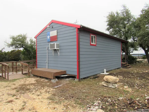 $800 | 100 Timber Road, Unit 3, Pipe Creek, TX 78063