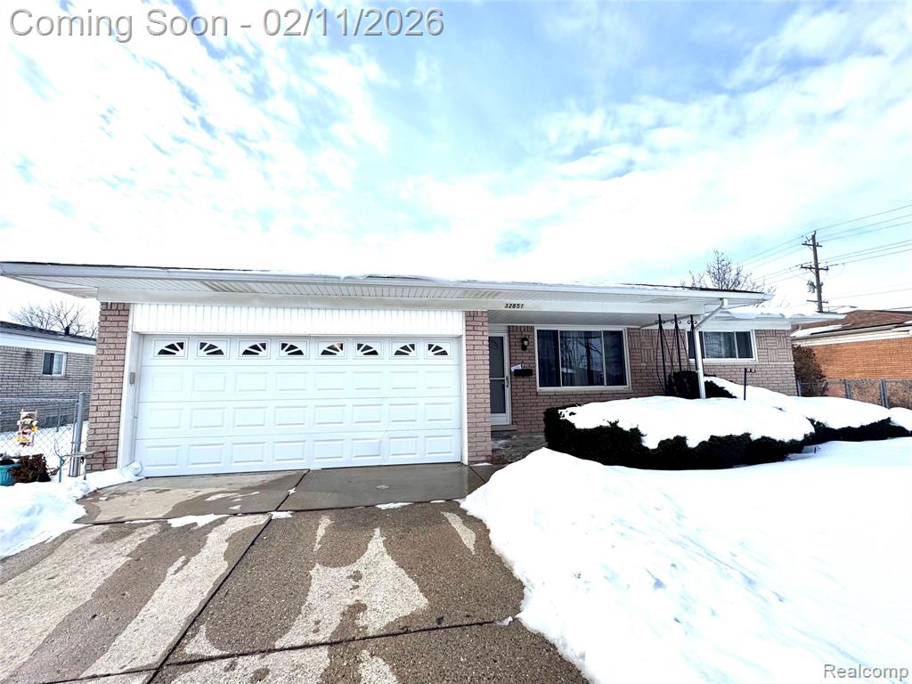 32851 Rugby Drive Warren, MI 48088 - Photo 1 of 18