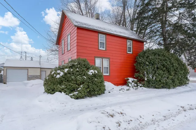 $129,900 | 130 1st Street North, Waterville, MN 56096