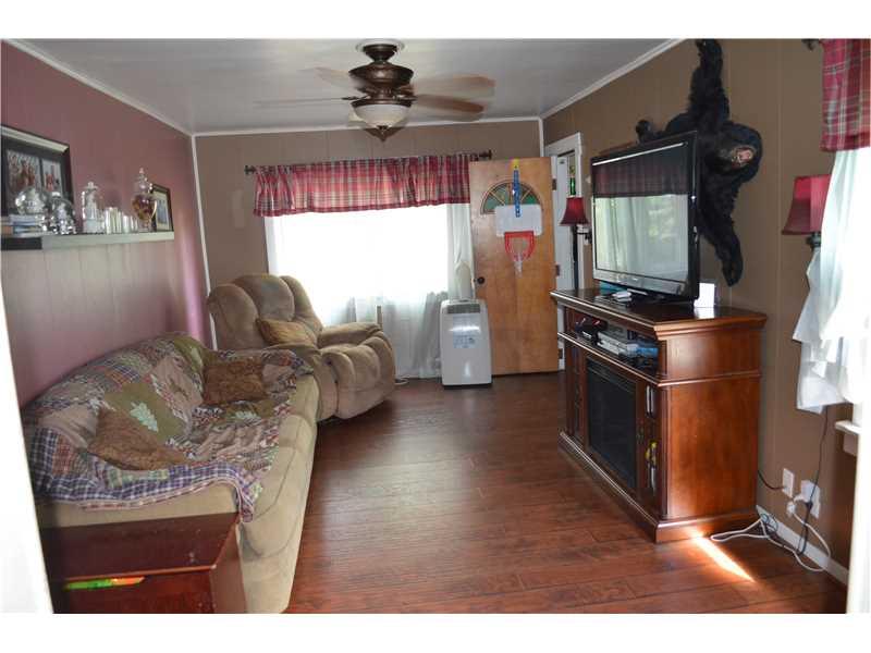 1437 Summit Street McKees Rocks, PA 15136 - Photo 5 of 17 Living Room.