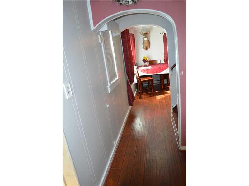 1437 Summit Street McKees Rocks, PA 15136 - Photo 7 of 17 Entry/Foyer.