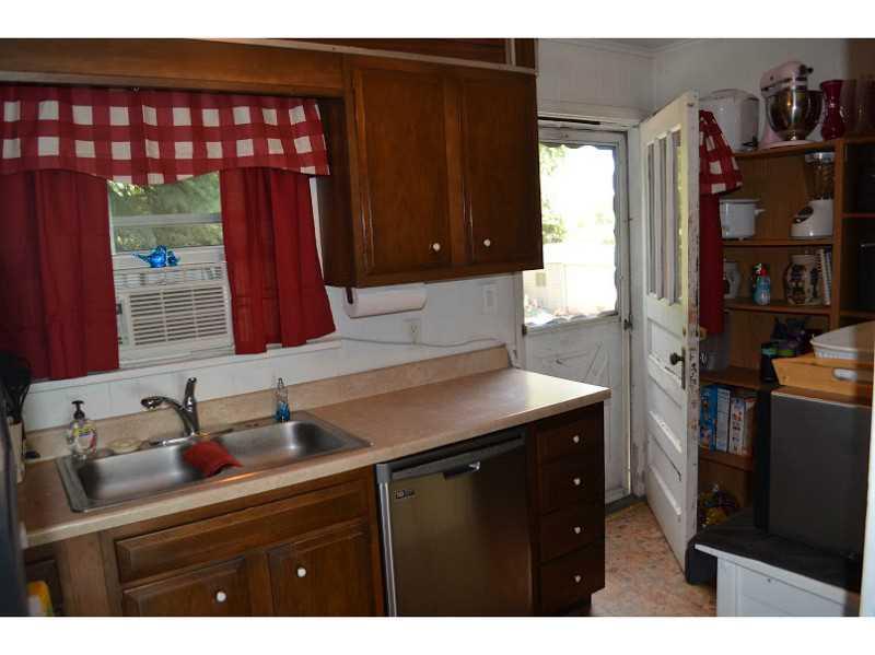 1437 Summit Street McKees Rocks, PA 15136 - Photo 10 of 17 Kitchen.
