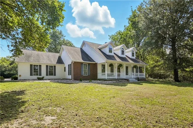 $395,000 | 4660 High Line Road, Baxter Springs, KS 66713