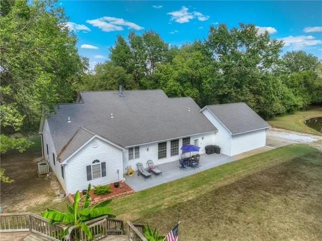 $395,000 | 4660 High Line Road, Baxter Springs, KS 66713