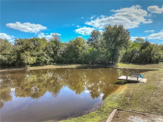 $395,000 | 4660 High Line Road, Baxter Springs, KS 66713