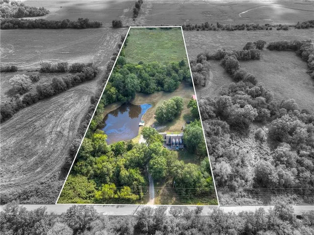 $395,000 | 4660 High Line Road, Baxter Springs, KS 66713