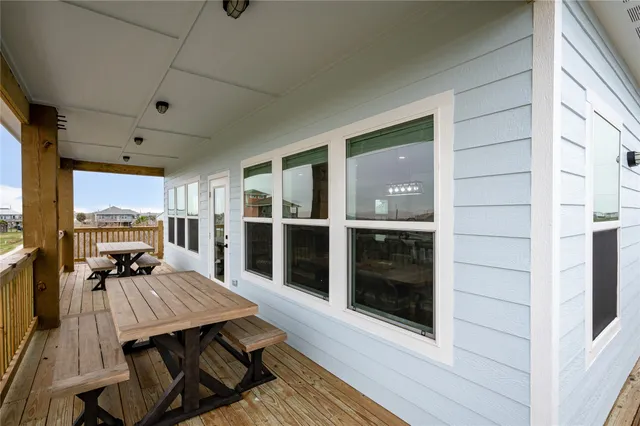 $789,000 | 924 Melody Lane, Crystal Beach, TX 77650