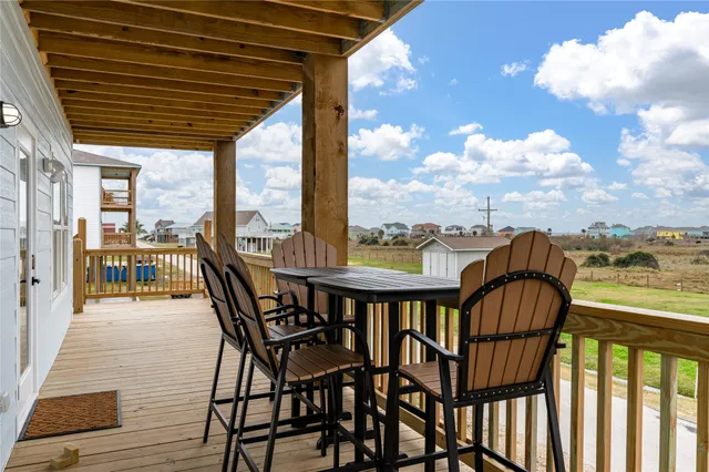 $789,000 | 924 Melody Lane, Crystal Beach, TX 77650