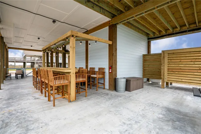 $789,000 | 924 Melody Lane, Crystal Beach, TX 77650