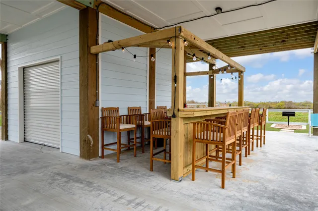 $789,000 | 924 Melody Lane, Crystal Beach, TX 77650