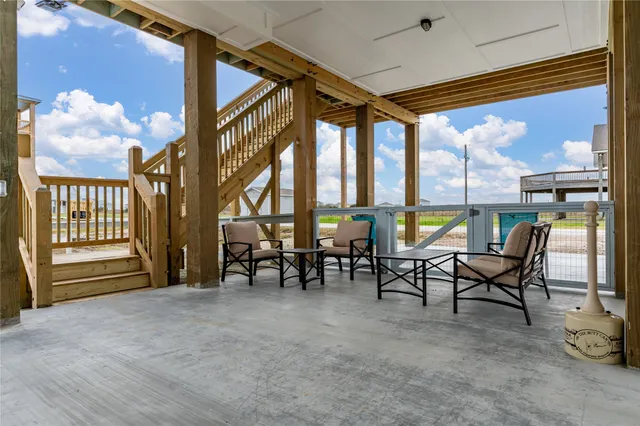 $789,000 | 924 Melody Lane, Crystal Beach, TX 77650