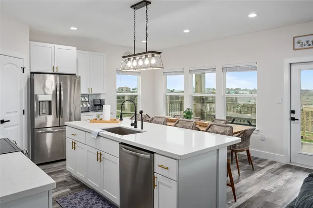 $789,000 | 924 Melody Lane, Crystal Beach, TX 77650