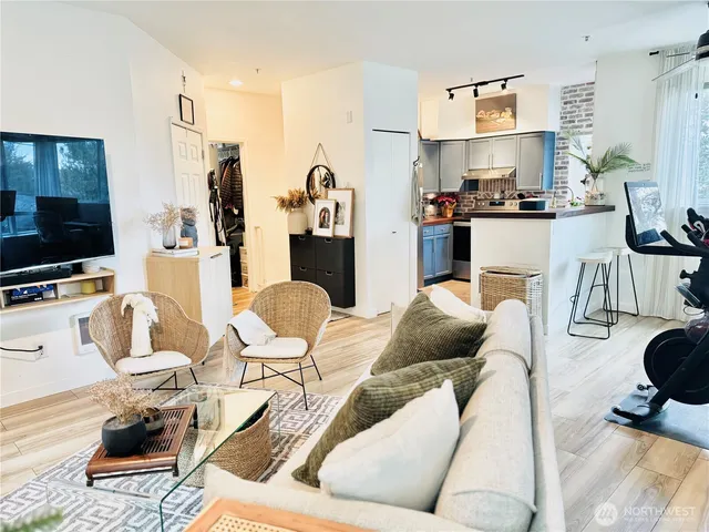 $399,000 | 12012 Northeast 204th Place, Unit C203, Bothell, WA 98011