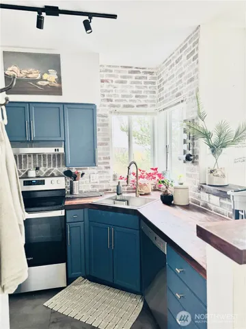 $399,000 | 12012 Northeast 204th Place, Unit C203, Bothell, WA 98011