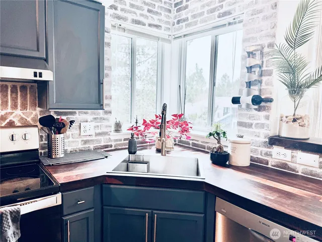 $399,000 | 12012 Northeast 204th Place, Unit C203, Bothell, WA 98011