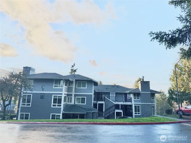 $399,000 | 12012 Northeast 204th Place, Unit C203, Bothell, WA 98011
