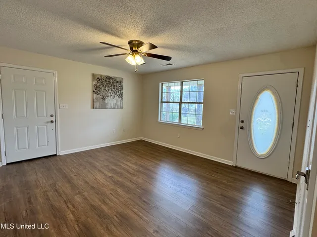 $184,900 | 650 West Lake Drive, Holly Springs, MS 38635