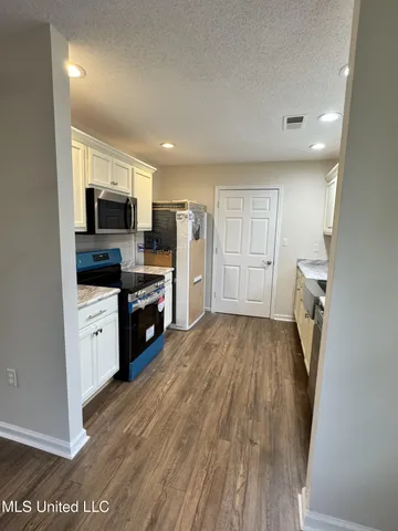 $184,900 | 650 West Lake Drive, Holly Springs, MS 38635