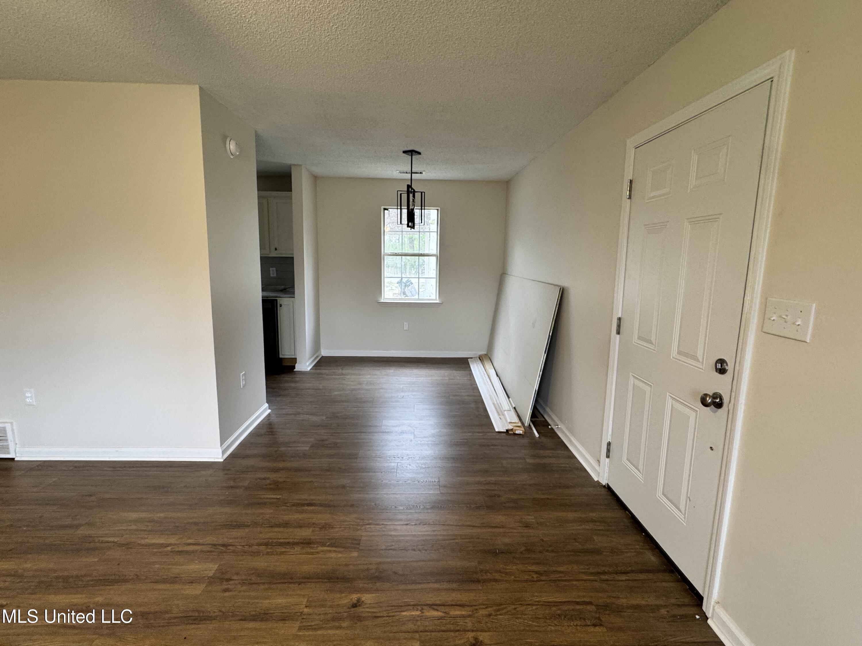 650 West Lake Drive Holly Springs, MS 38635 - Photo 5 of 9 Lake dr dining