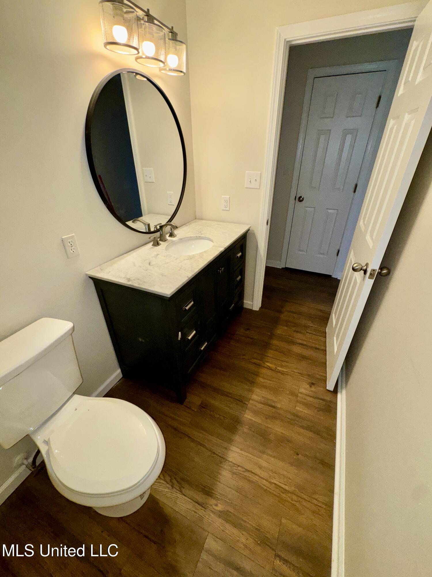 650 West Lake Drive Holly Springs, MS 38635 - Photo 6 of 9 Lake Dr bathroom 2