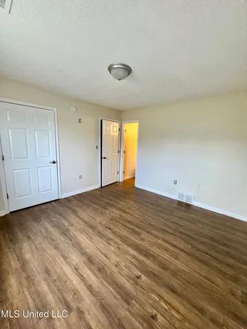 $184,900 | 650 West Lake Drive, Holly Springs, MS 38635