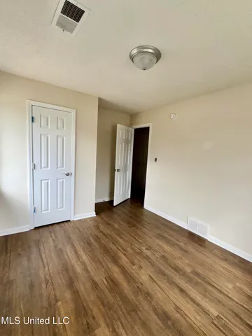 $184,900 | 650 West Lake Drive, Holly Springs, MS 38635