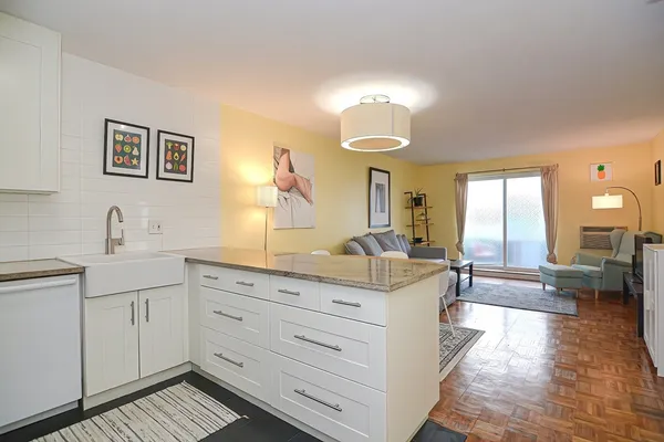 $3,300 | 18 Pond Street, Unit 7, Boston, MA 02130