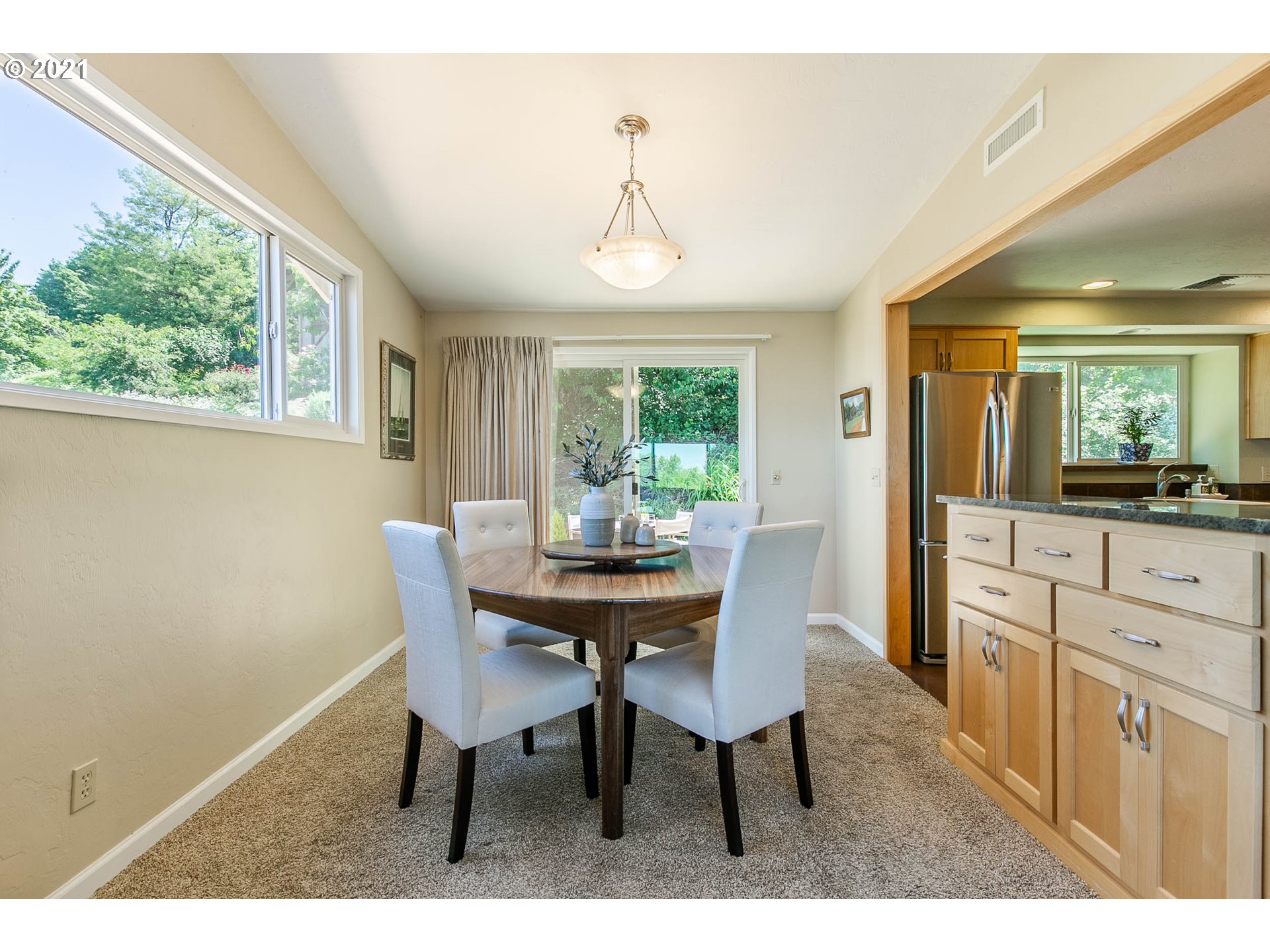 815 Prescott Lane Springfield, OR 97477 - Photo 5 of 22