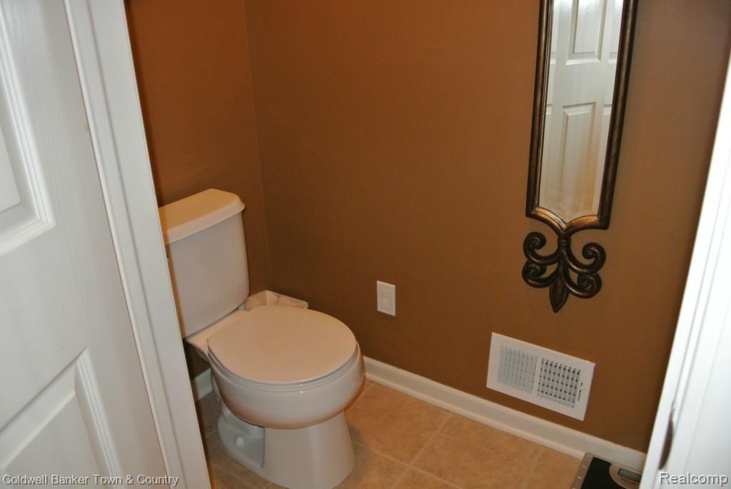 4245 Merriman Loop Howell, MI 48843 - Photo 24 of 40 DSC_1258.jpg