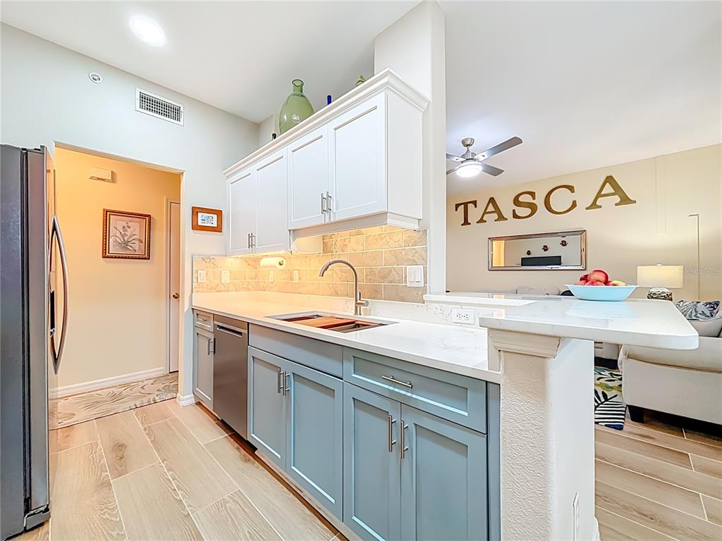 960 Cooper Street, Unit 203 Venice, FL 34285 - Photo 11 of 33