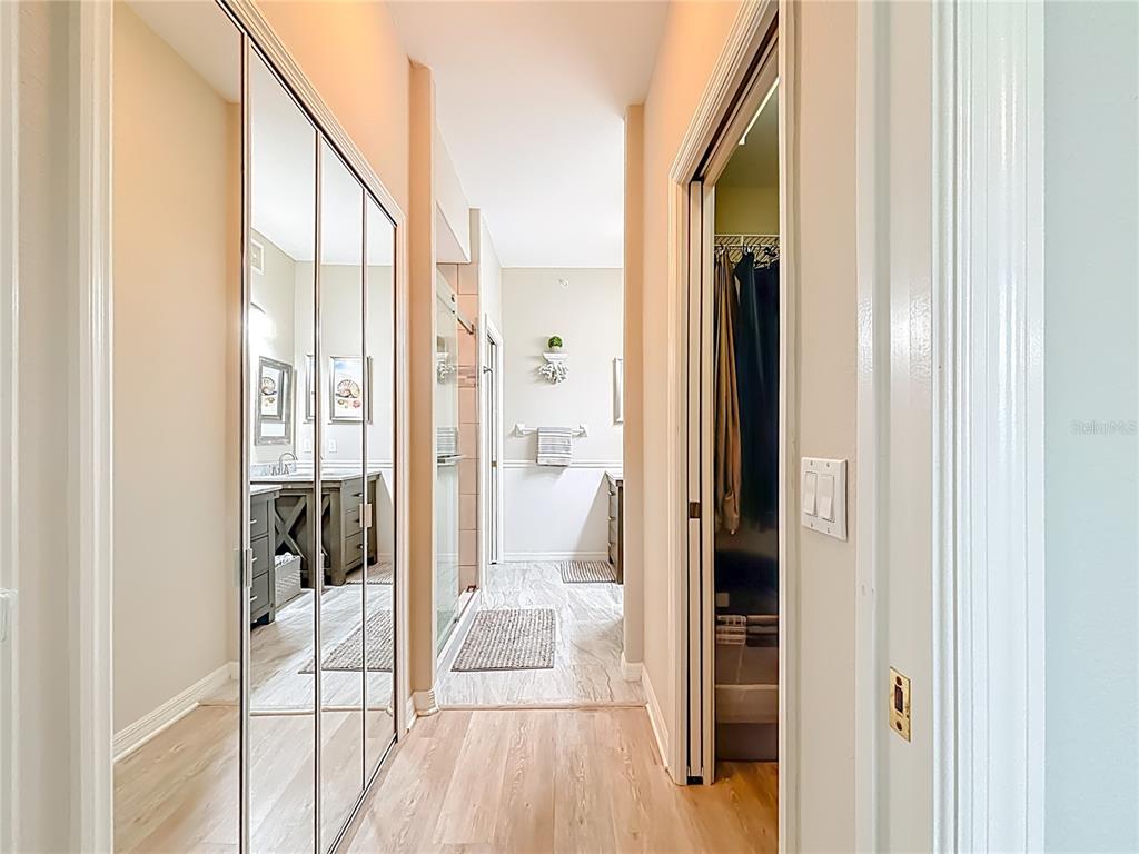 960 Cooper Street, Unit 203 Venice, FL 34285 - Photo 16 of 33