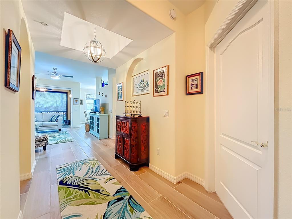 960 Cooper Street, Unit 203 Venice, FL 34285 - Photo 3 of 33