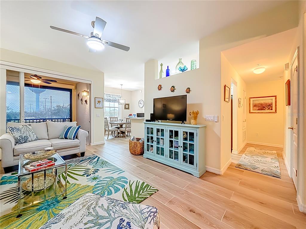 960 Cooper Street, Unit 203 Venice, FL 34285 - Photo 8 of 33