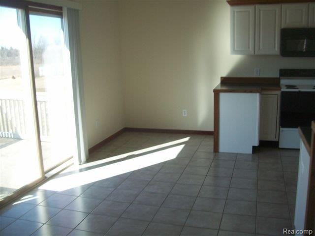 545 Memphis Ridge Road Memphis, MI 48041 - Photo 4 of 16 4.jpg