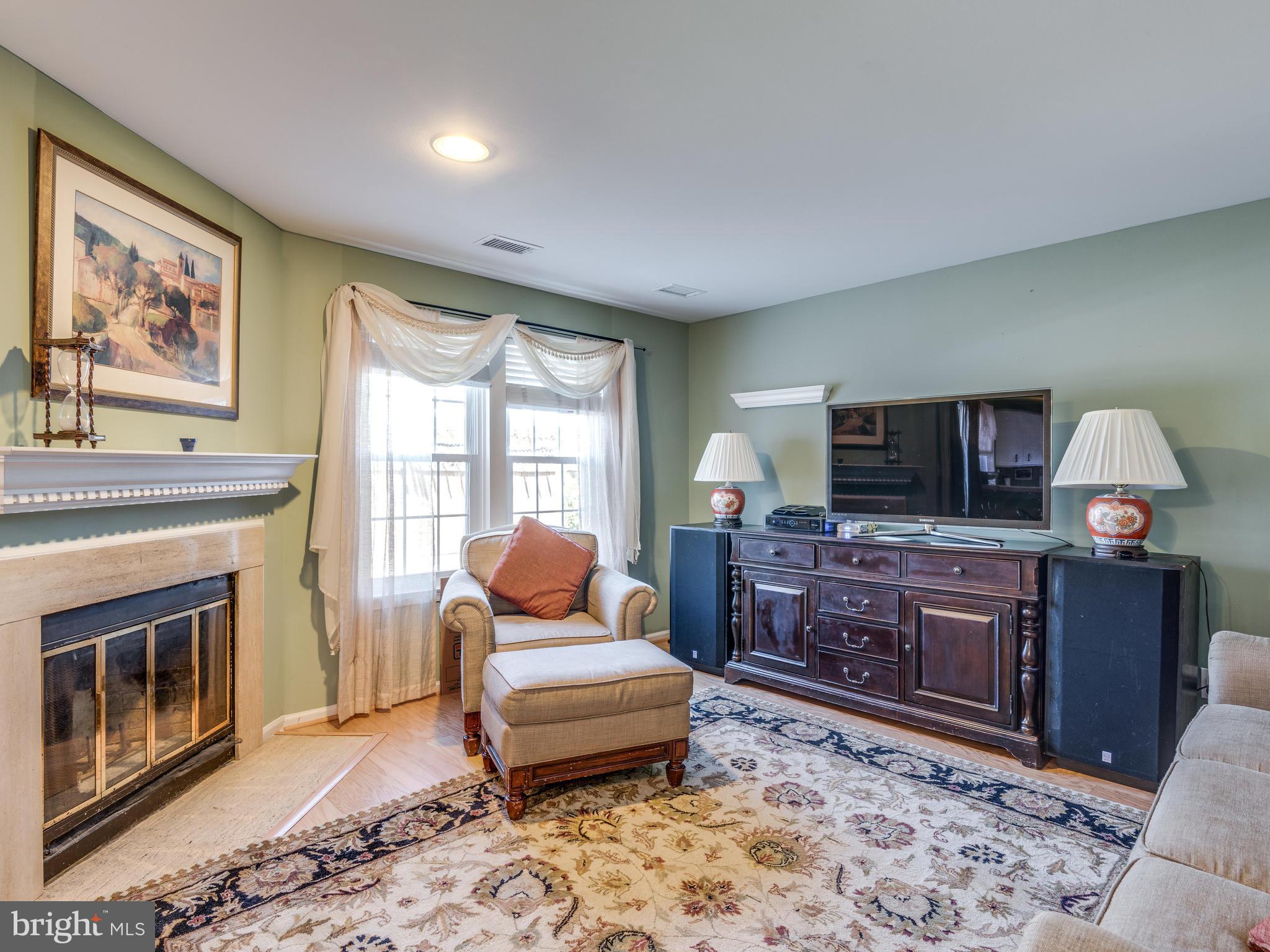 12931 Grays Pointe Road, Unit A Fairfax, VA 22033 - Photo 3 of 20 Living Room