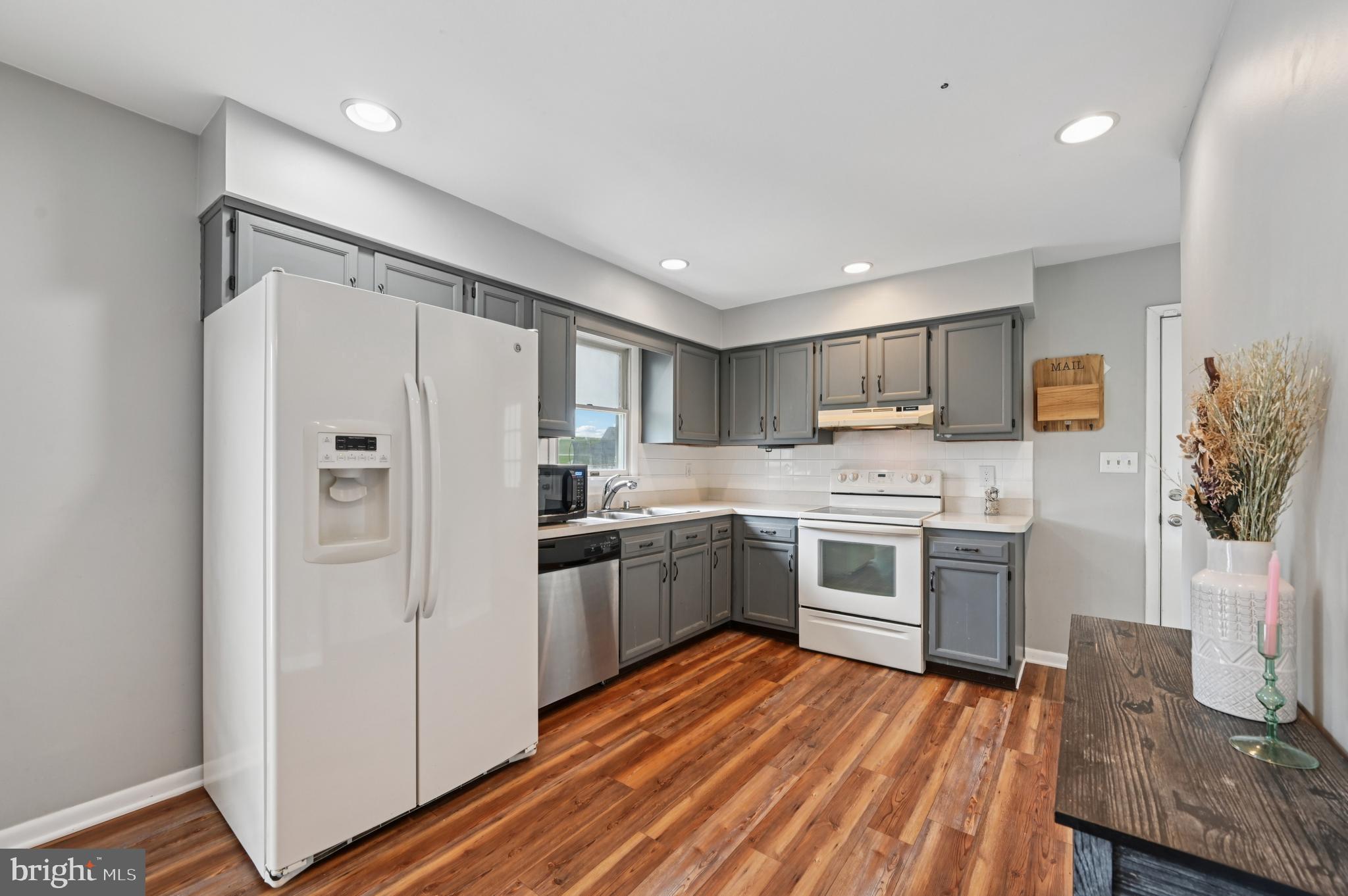 1693 Ridge Road Westminster, MD 21157 - Photo 18 of 54 Kitchen