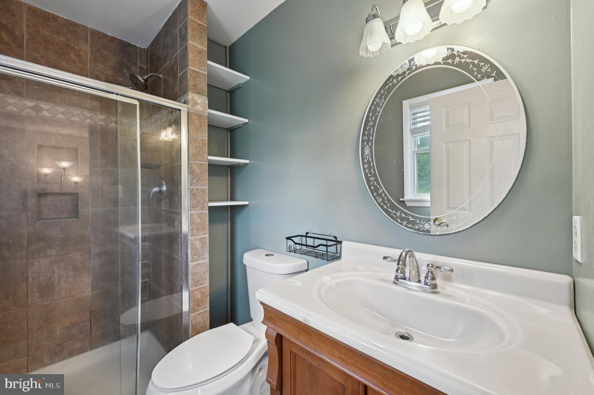 1693 Ridge Road Westminster, MD 21157 - Photo 29 of 54 Primary En-Bathroom