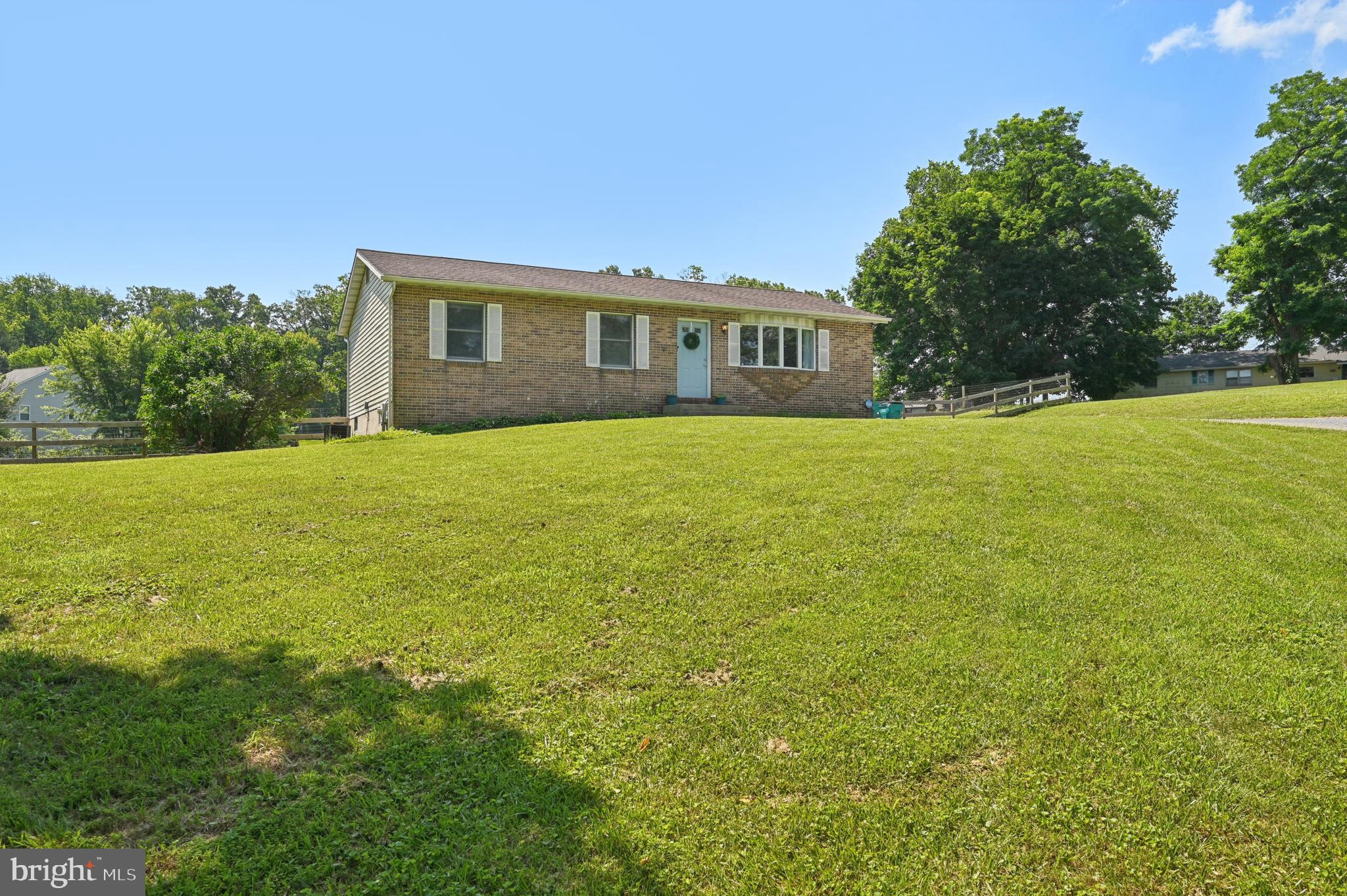 1693 Ridge Road Westminster, MD 21157 - Photo 4 of 54 Front Yard
