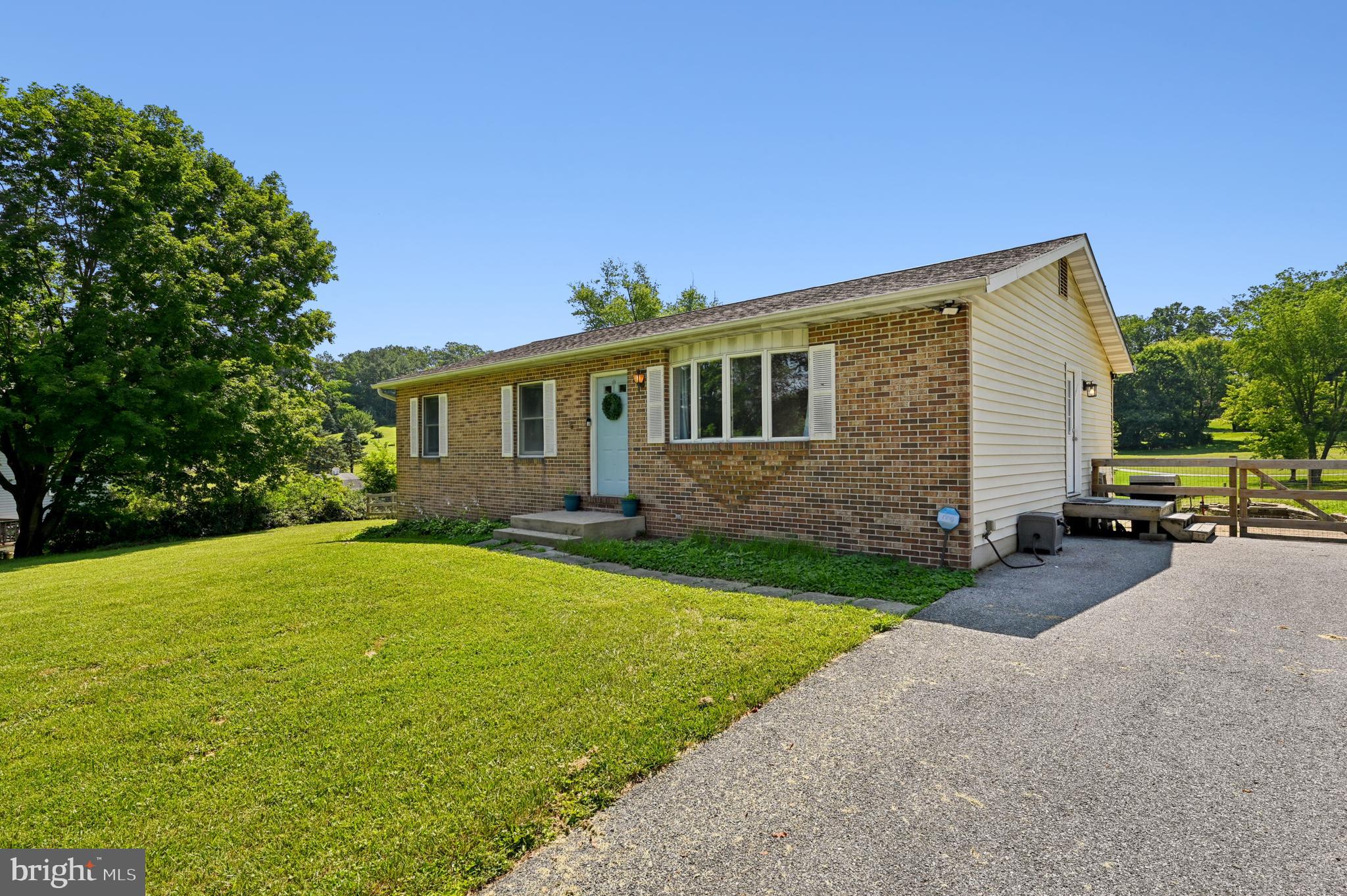 1693 Ridge Road Westminster, MD 21157 - Photo 8 of 54 Gallery Image 8