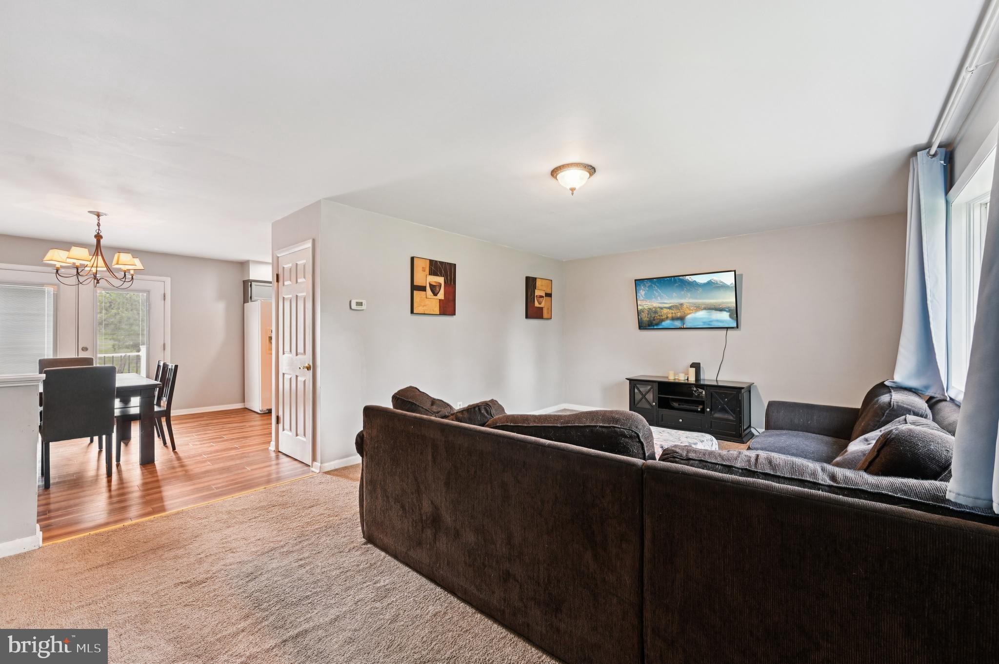 1693 Ridge Road Westminster, MD 21157 - Photo 10 of 54 Living Room