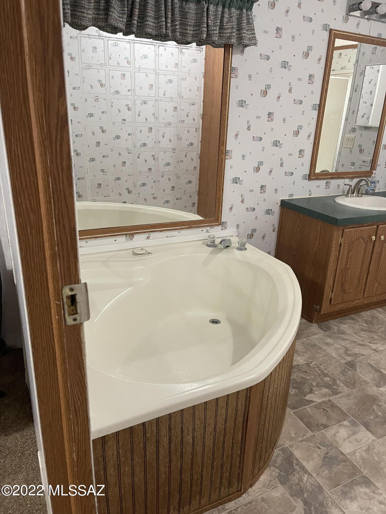 4121 West Tetakusim Road, Unit 2 Tucson, AZ 85746 - Photo 18 of 31