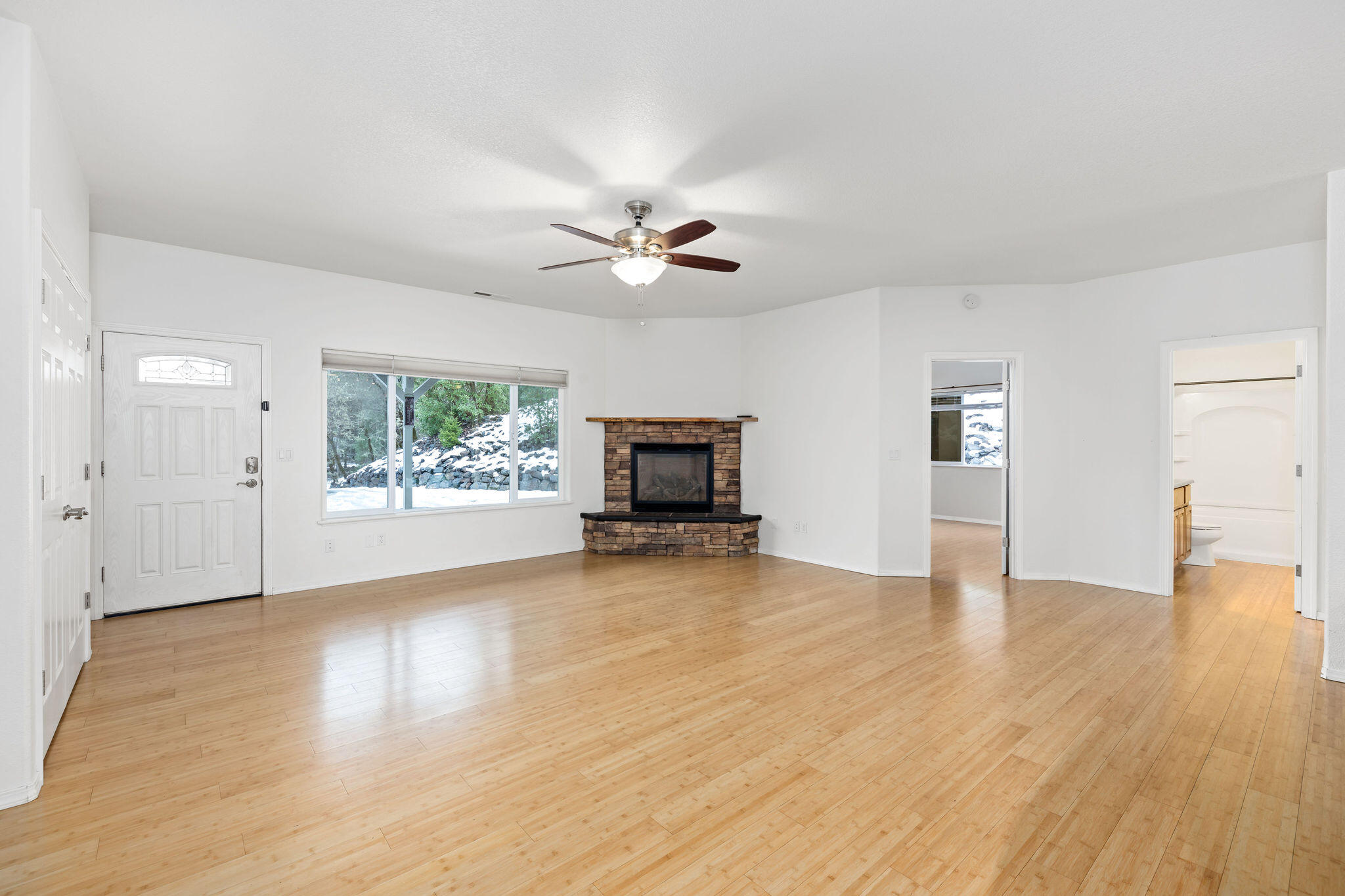 10523 Lower River Road Grants Pass, OR 97526 - Photo 8 of 58 079A6526