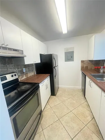 $2,650 | 2150 Southwest 16th Avenue, Unit 406, Miami, FL 33145