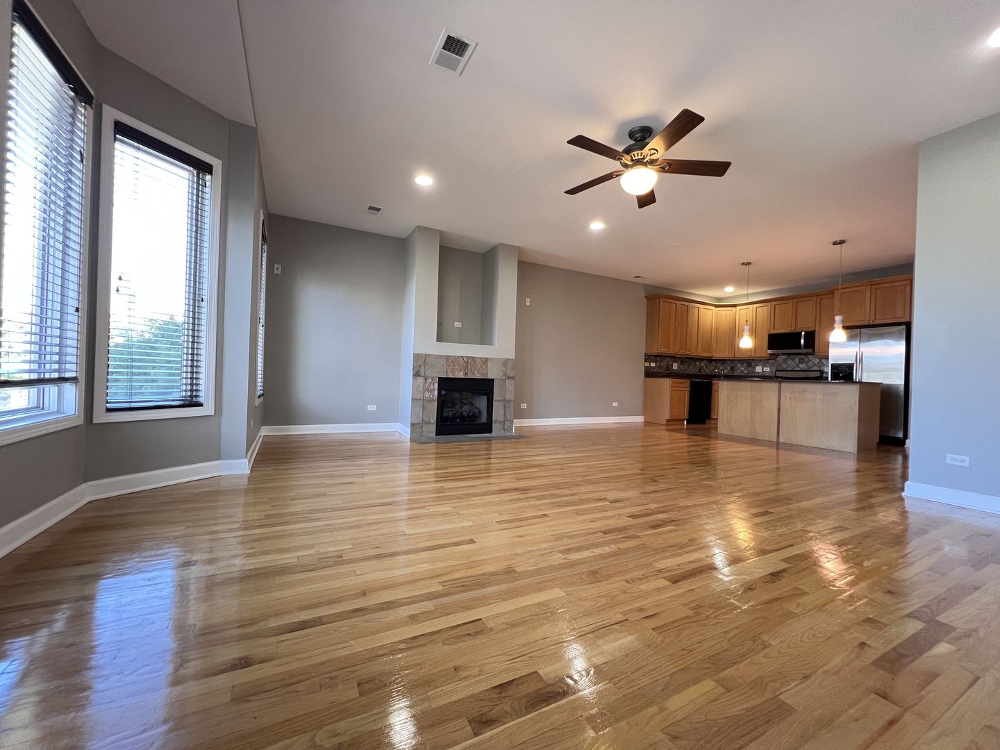 1911 South State Street, Unit 3 Chicago, IL 60616 - Photo 12 of 26 a view of empty room with wooden floor and a window