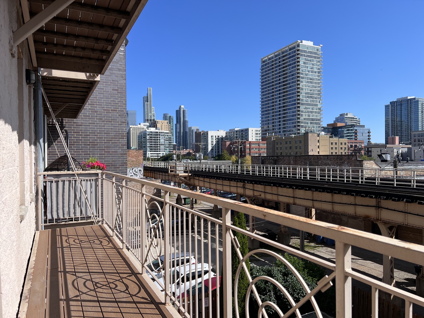 1911 South State Street, Unit 3 Chicago, IL 60616 - Photo 21 of 26 a view of city from balcony