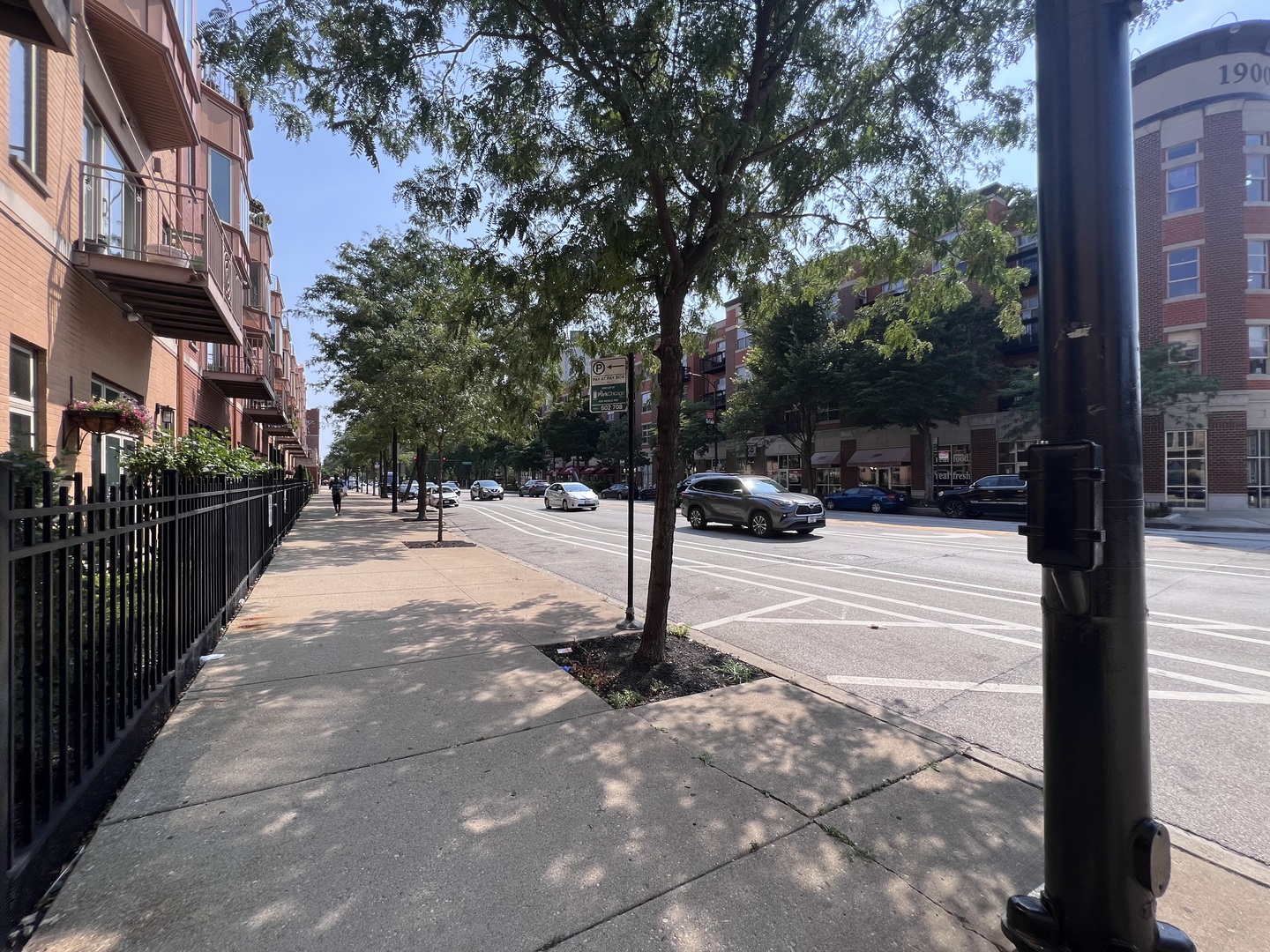 1911 South State Street, Unit 3 Chicago, IL 60616 - Photo 4 of 26 a view of street with sitting area