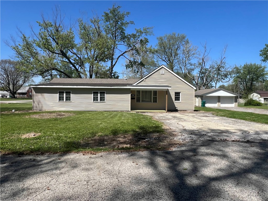 1702 North Summit Avenue Decatur, IL 62526 - Photo 1 of 20 Gallery Image 1