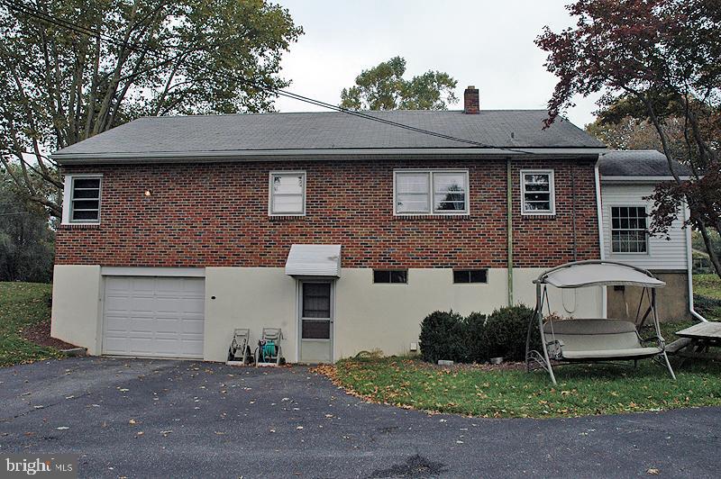 114 West Roseville Road Lancaster, PA 17601 - Photo 2 of 12 Gallery Image 2
