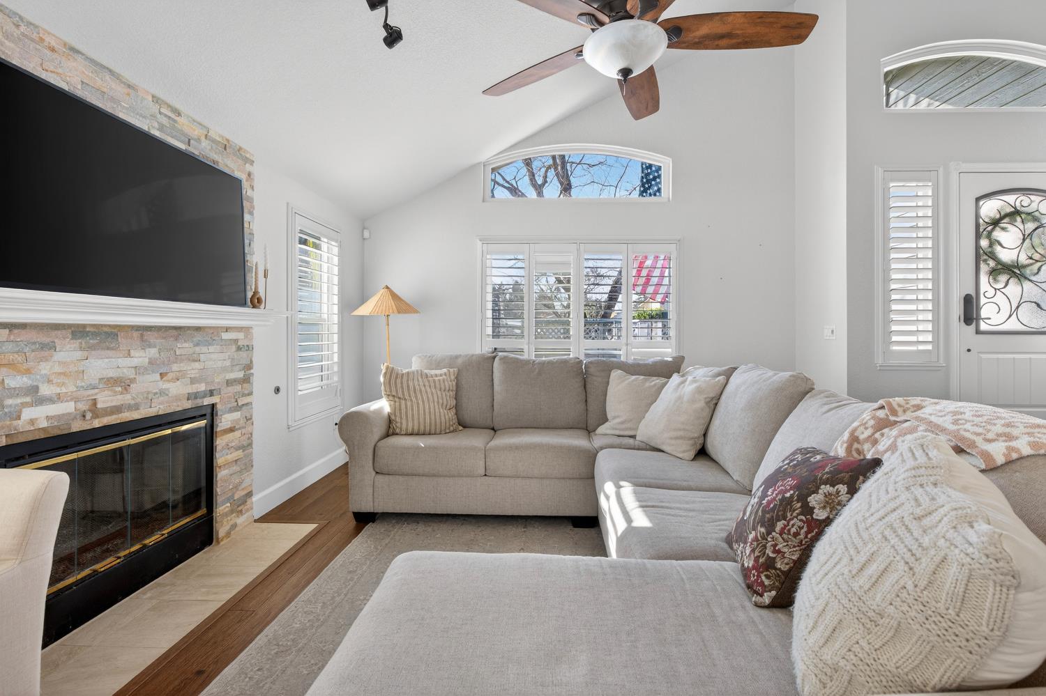 19084 Pebble Run Woodbridge, CA 95258 - Photo 11 of 49 Gallery Image 11