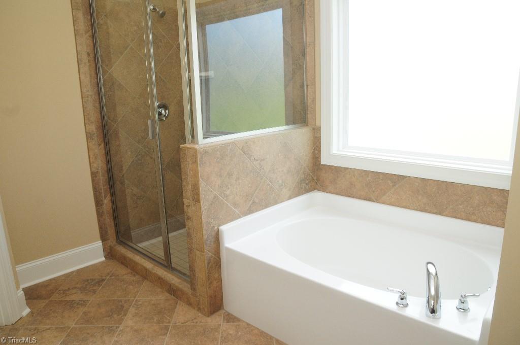 7504 Broadus Court Oak Ridge, NC 27310 - Photo 10 of 17 Gallery Image 10